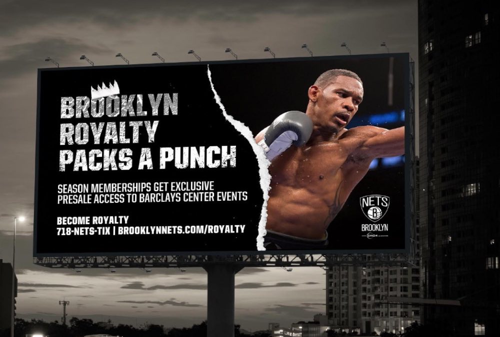 Reach your customers with digital OOH advertising on billboards.